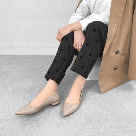 20% 折扣：2024SS：iCoN 顏色：尖頭光滑平底鞋 (C20143) 灰色